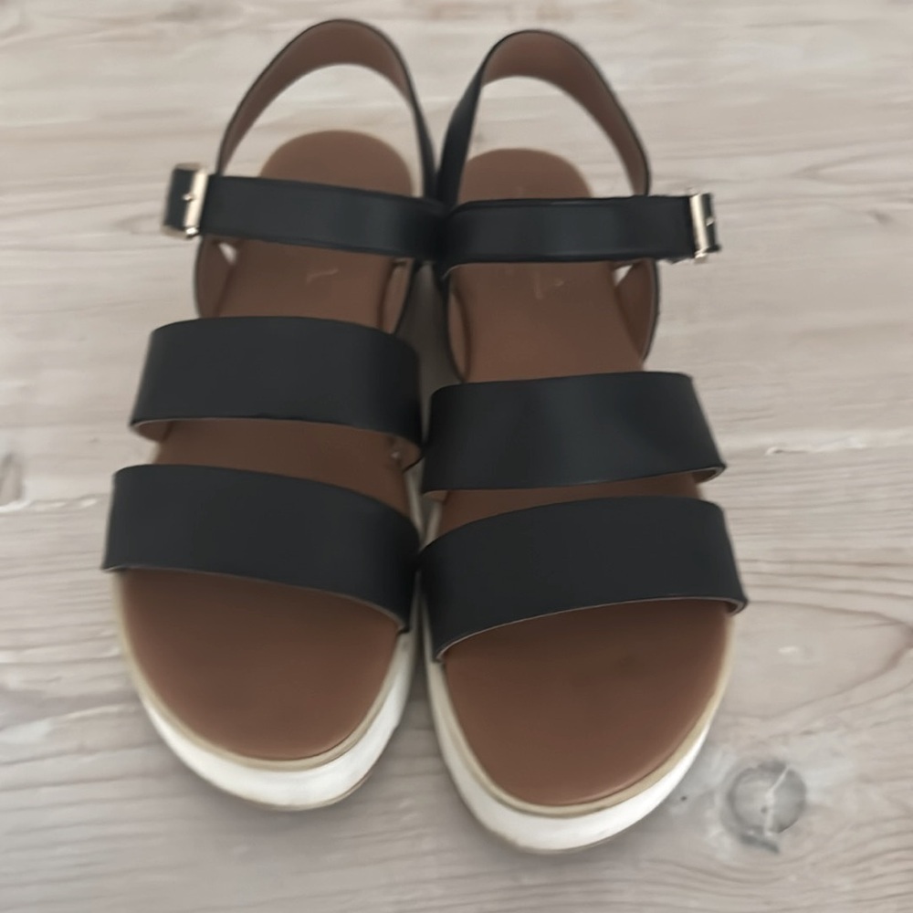 Sandals - Picture 4 of 15